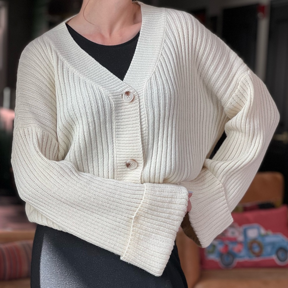 Nasty Gal collection loose fit cream knitted dropped shoulder cardigan sweater - Picture 2 of 11